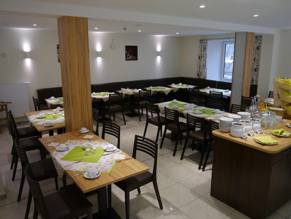 Hôtel Sutter'S Landhaus à Gensingen Extérieur photo